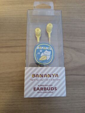 NEW BANANYA ANIME CRUNCHYROLL RUBBER MOLDED EARBUDS W/ CORD WRAP
